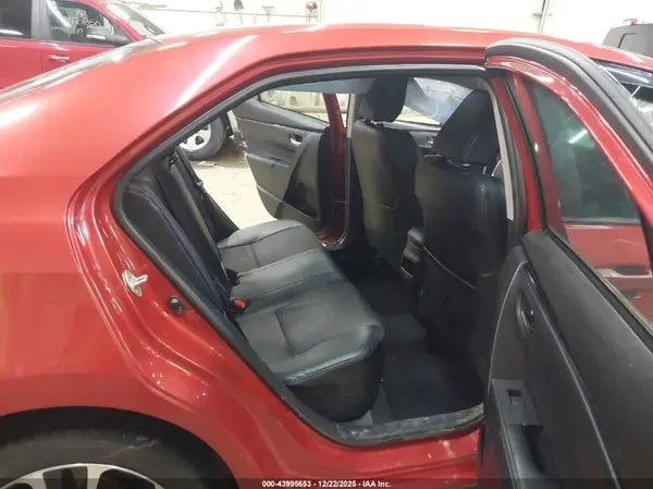 5YFBURHE2JP828155 2018 TOYOTA COROLLA - Image 8