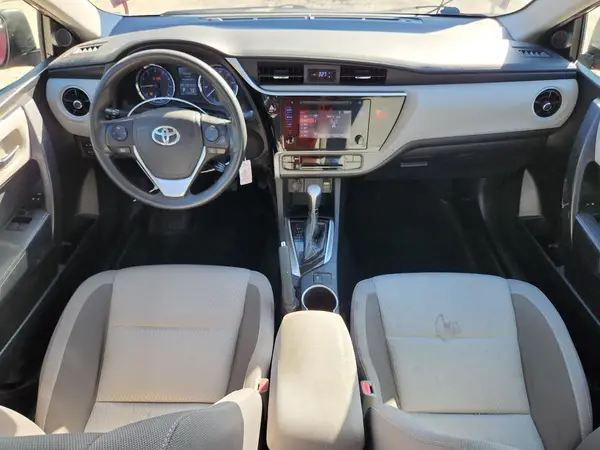 5YFBURHE2JP829998 2018 TOYOTA COROLLA - Image 8