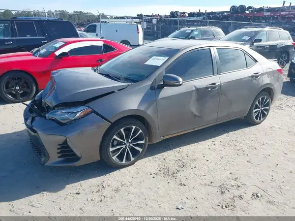 5YFBURHE2JP830410 2018 TOYOTA COROLLA - Image 2