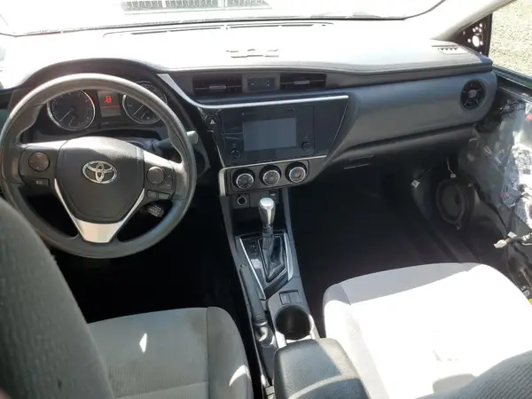 5YFBURHE2JP831217 2018 TOYOTA COROLLA - Image 8
