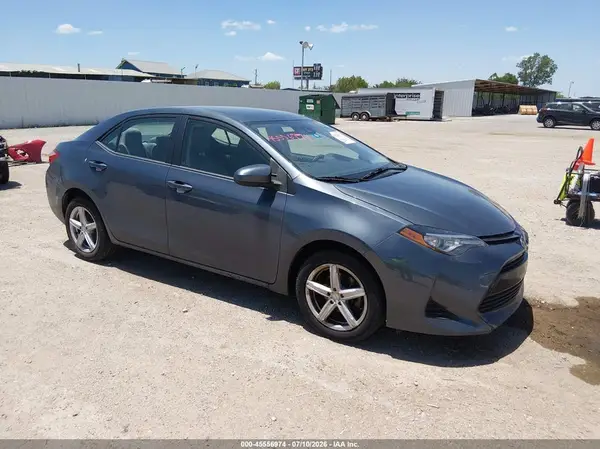 5YFBURHE2JP831492 2018 TOYOTA COROLLA - Image 1