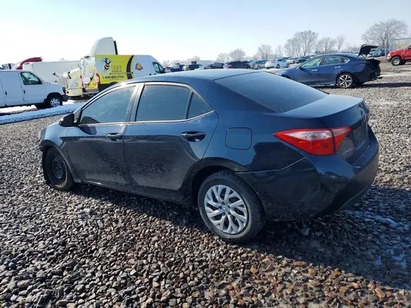 5YFBURHE2JP832724 2018 TOYOTA COROLLA - Image 2