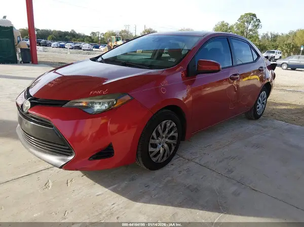 5YFBURHE2JP834229 2018 TOYOTA COROLLA - Image 2