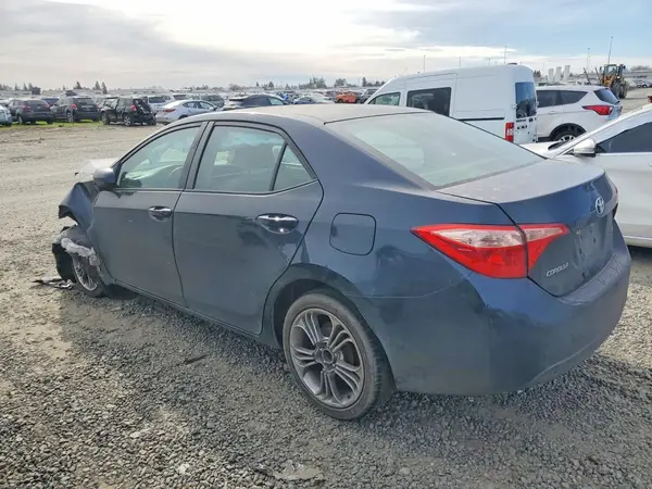 5YFBURHE2JP835171 2018 TOYOTA COROLLA - Image 2