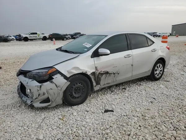 5YFBURHE2JP836868 2018 TOYOTA COROLLA - Image 1
