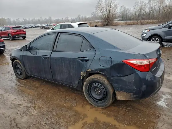 5YFBURHE2JP837714 2018 TOYOTA COROLLA - Image 2