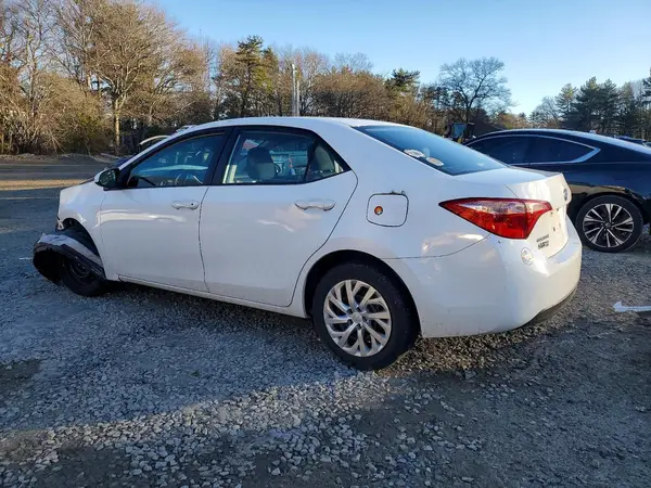 5YFBURHE2JP838376 2018 TOYOTA COROLLA - Image 2