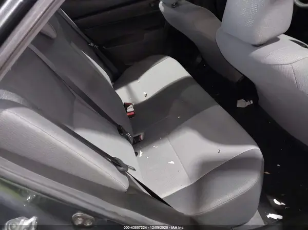 5YFBURHE2JP838667 2018 TOYOTA COROLLA - Image 8