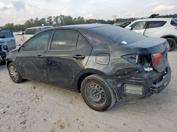 5YFBURHE2JP840788 2018 TOYOTA COROLLA - Image 2