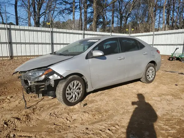 5YFBURHE2JP841679 2018 TOYOTA COROLLA - Image 1