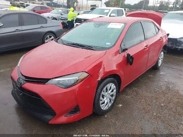 5YFBURHE2JP842119 2018 TOYOTA COROLLA - Image 2