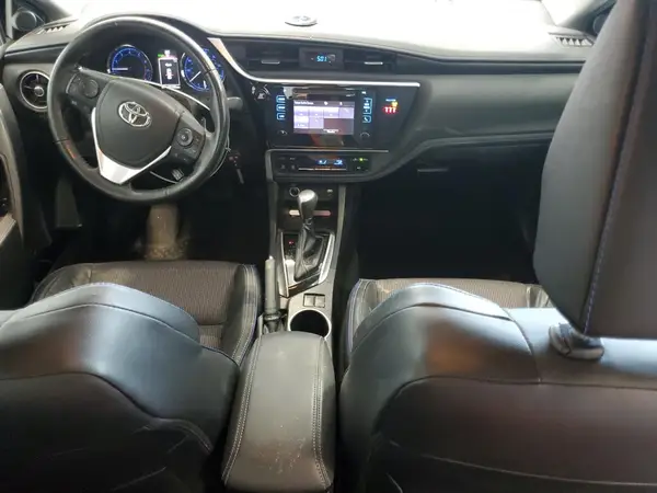 5YFBURHE2JP842427 2018 TOYOTA COROLLA - Image 8