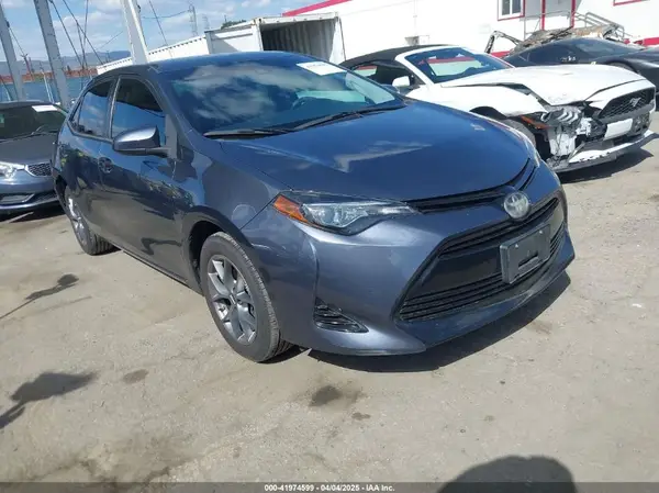 5YFBURHE2JP844419 2018 TOYOTA COROLLA - Image 1