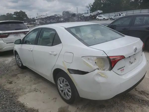 5YFBURHE2JP844887 2018 TOYOTA COROLLA - Image 2