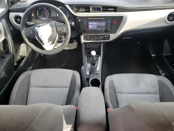 5YFBURHE2JP848096 2018 TOYOTA COROLLA - Image 8