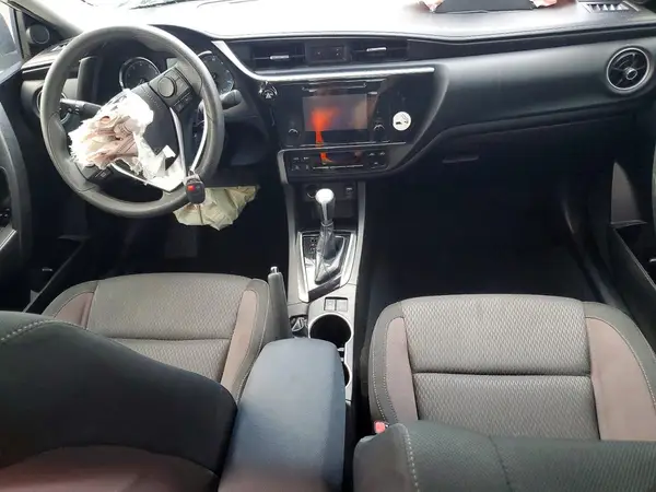 5YFBURHE2JP850740 2018 TOYOTA COROLLA - Image 8