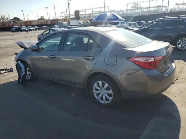 5YFBURHE2JP851645 2018 TOYOTA COROLLA - Image 2