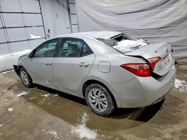 5YFBURHE2JP852536 2018 TOYOTA COROLLA - Image 2