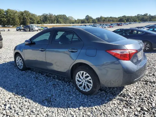 5YFBURHE2JP852889 2018 TOYOTA COROLLA - Image 2
