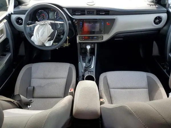 5YFBURHE2JP854755 2018 TOYOTA COROLLA - Image 8