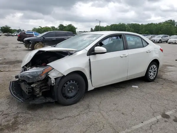 5YFBURHE2JP854870 2018 TOYOTA COROLLA - Image 1
