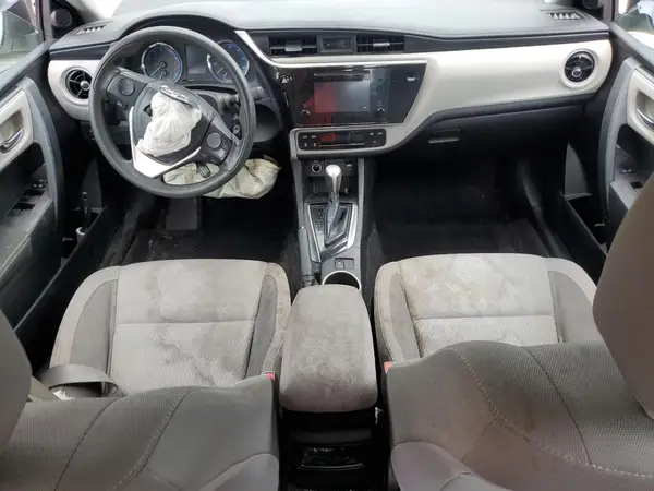 5YFBURHE2JP854870 2018 TOYOTA COROLLA - Image 8