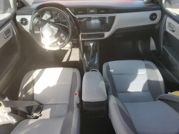 5YFBURHE2JP854951 2018 TOYOTA COROLLA - Image 8