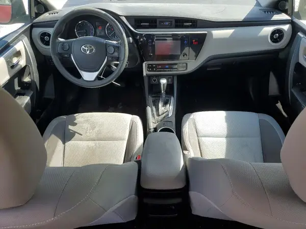 5YFBURHE2JP856070 2018 TOYOTA COROLLA - Image 8