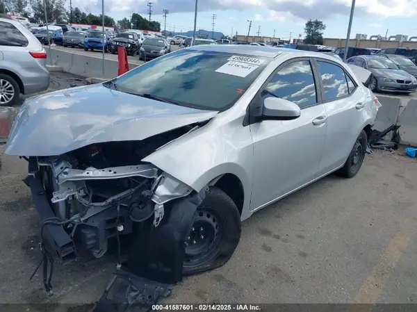 5YFBURHE2KP858502 2019 TOYOTA COROLLA - Image 2
