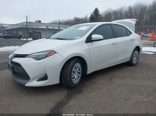 5YFBURHE2KP862887 2019 TOYOTA COROLLA - Image 2