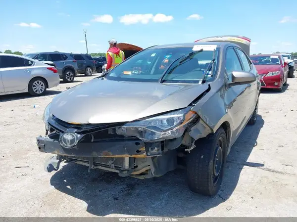 5YFBURHE2KP872271 2019 TOYOTA COROLLA - Image 2