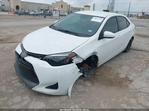 5YFBURHE2KP877342 2019 TOYOTA COROLLA - Image 2