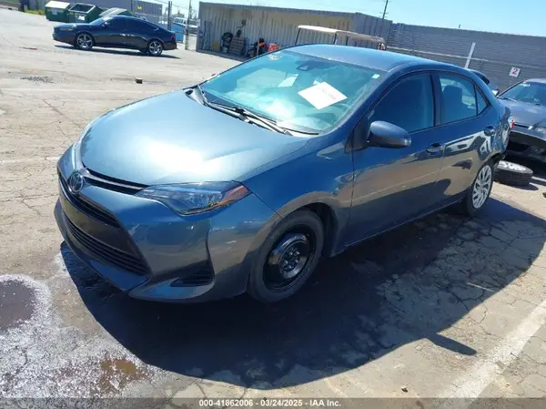 5YFBURHE2KP877728 2019 TOYOTA COROLLA - Image 2