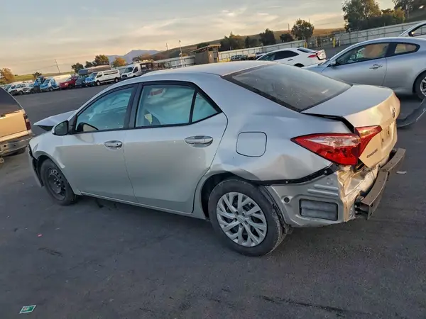 5YFBURHE2KP879933 2019 TOYOTA COROLLA - Image 2