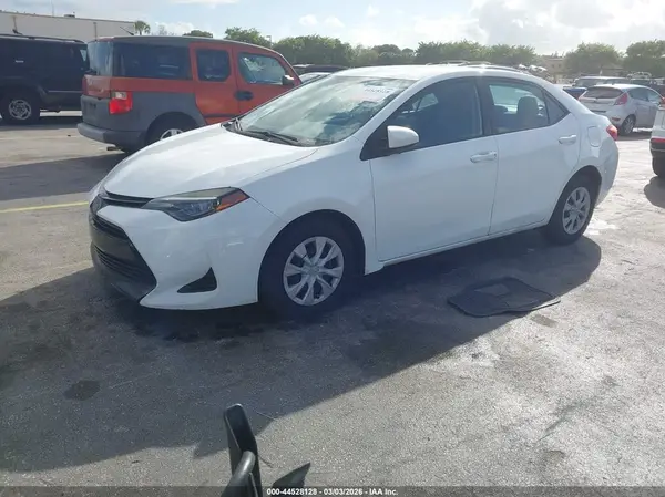 5YFBURHE2KP885540 2019 TOYOTA COROLLA - Image 2