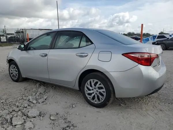 5YFBURHE2KP886431 2019 TOYOTA COROLLA - Image 2