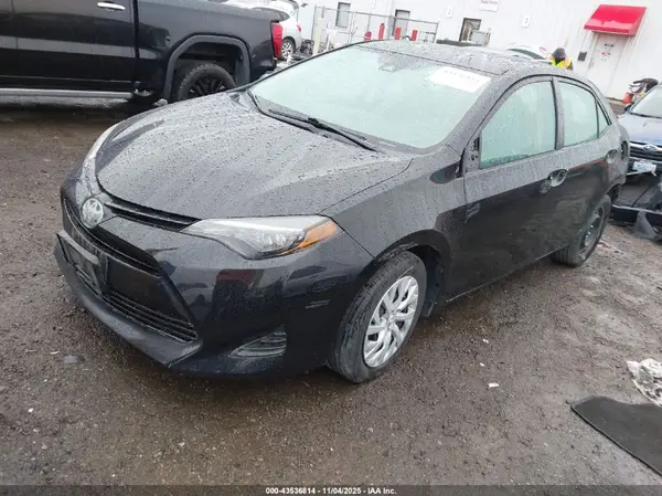 5YFBURHE2KP889605 2019 TOYOTA COROLLA - Image 2