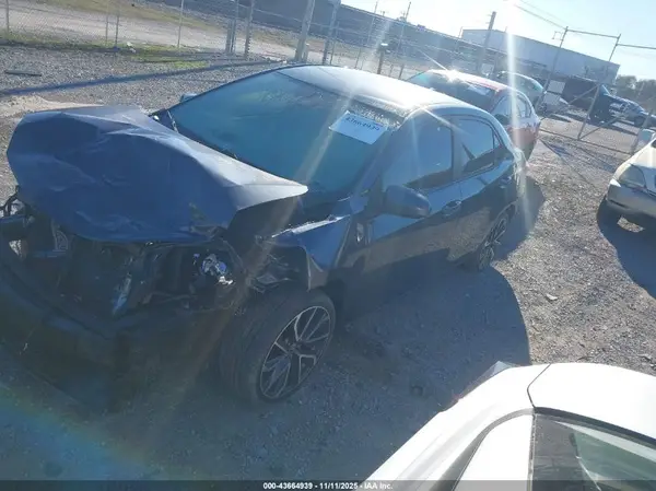5YFBURHE2KP889975 2019 TOYOTA COROLLA - Image 2