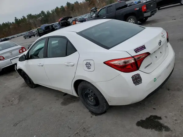 5YFBURHE2KP890317 2019 TOYOTA COROLLA - Image 2