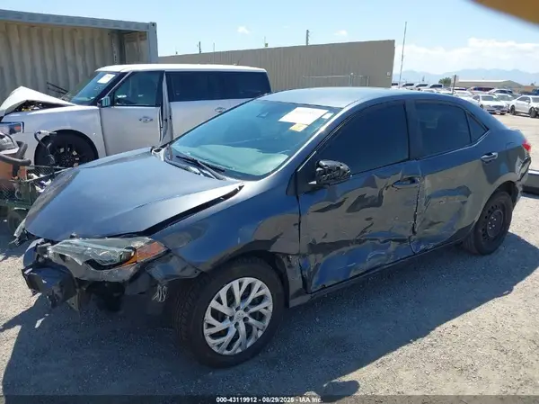 5YFBURHE2KP892567 2019 TOYOTA COROLLA - Image 2