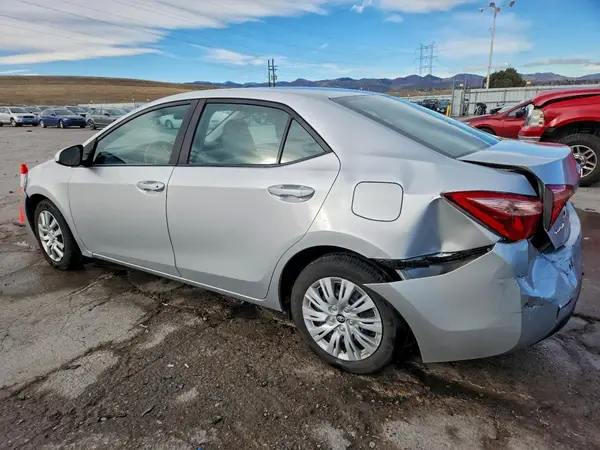 5YFBURHE2KP896943 2019 TOYOTA COROLLA - Image 2