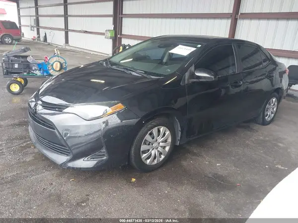 5YFBURHE2KP900523 2019 TOYOTA COROLLA - Image 2