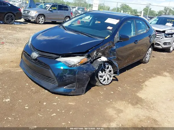 5YFBURHE2KP905012 2019 TOYOTA COROLLA - Image 2