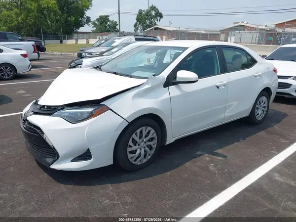 5YFBURHE2KP907164 2019 TOYOTA COROLLA - Image 2