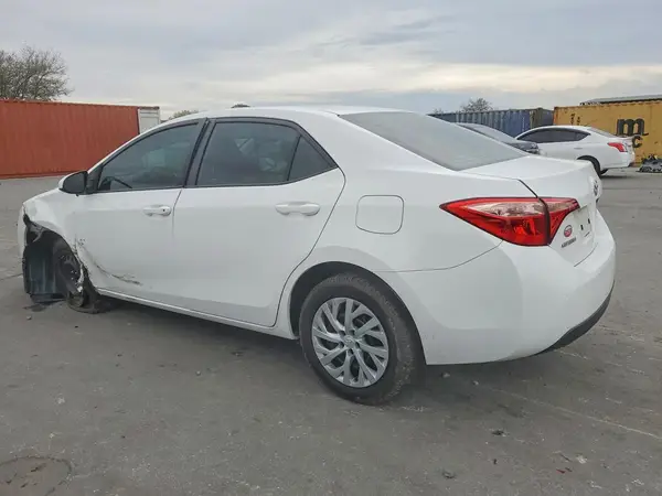 5YFBURHE2KP910470 2019 TOYOTA COROLLA - Image 2