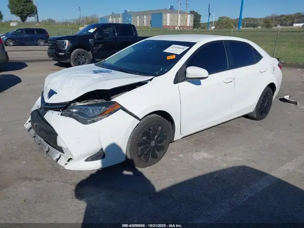 5YFBURHE2KP915829 2019 TOYOTA COROLLA - Image 2