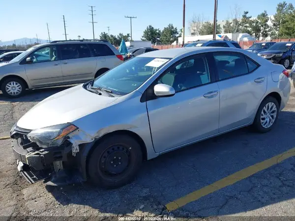 5YFBURHE2KP916740 2019 TOYOTA COROLLA - Image 2