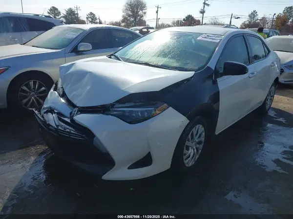 5YFBURHE2KP921954 2019 TOYOTA COROLLA - Image 2