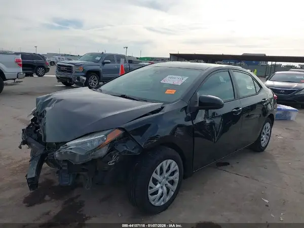 5YFBURHE2KP928905 2019 TOYOTA COROLLA - Image 2