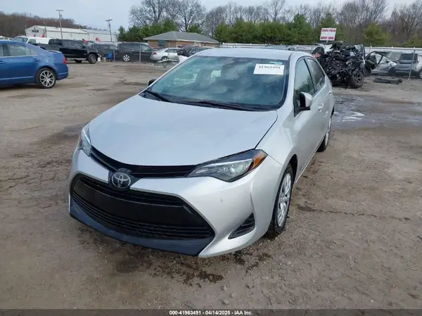 5YFBURHE2KP934042 2019 TOYOTA COROLLA - Image 2